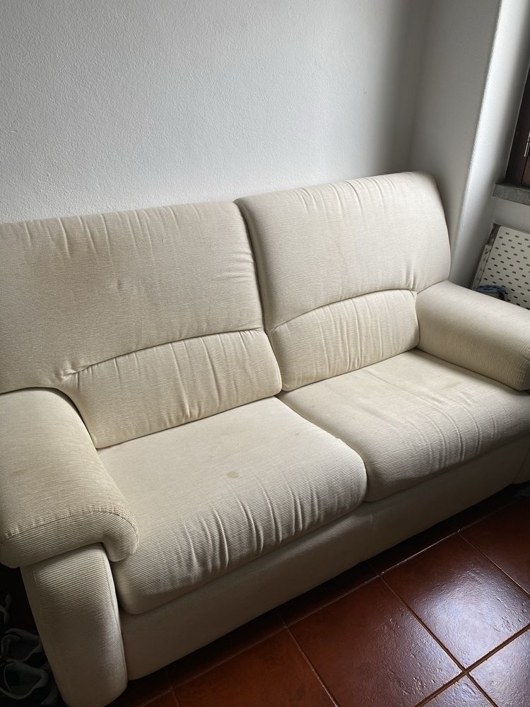 Sofá bege (sofá-cama)