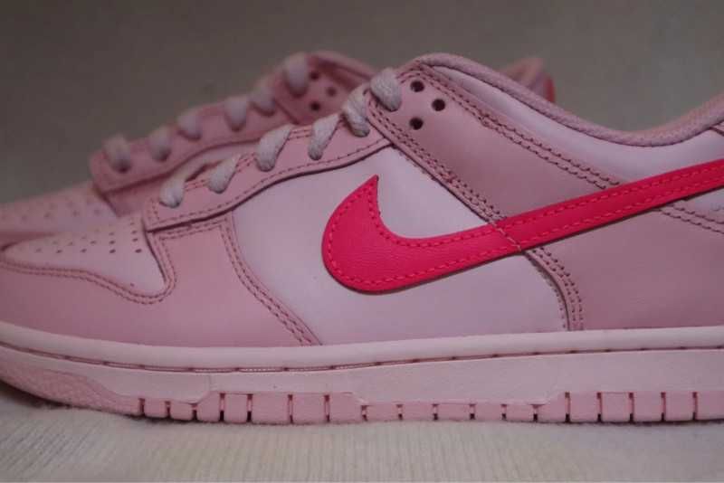 Nike Dunk Low Triple Pink (GS) 40