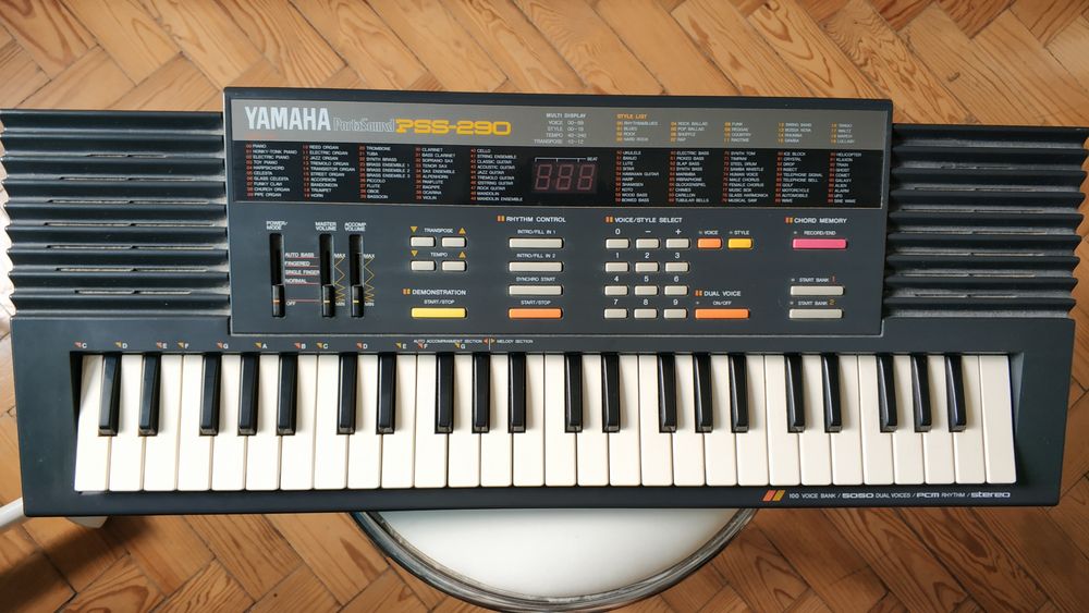 Teclado Musical YAMAHA PortaSound PSS-29O