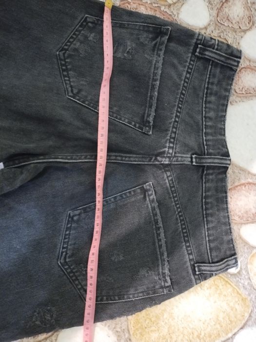 Чорні укорочені джинси 34