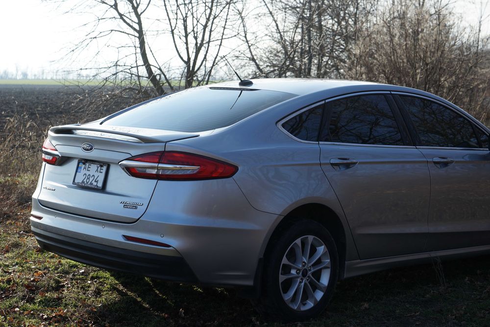 Ford Fusion Titanium 2020 plug-in hybrid