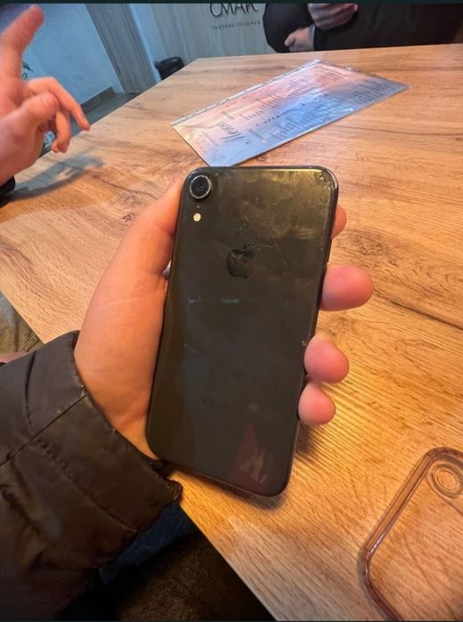 Продам IPhone Xr