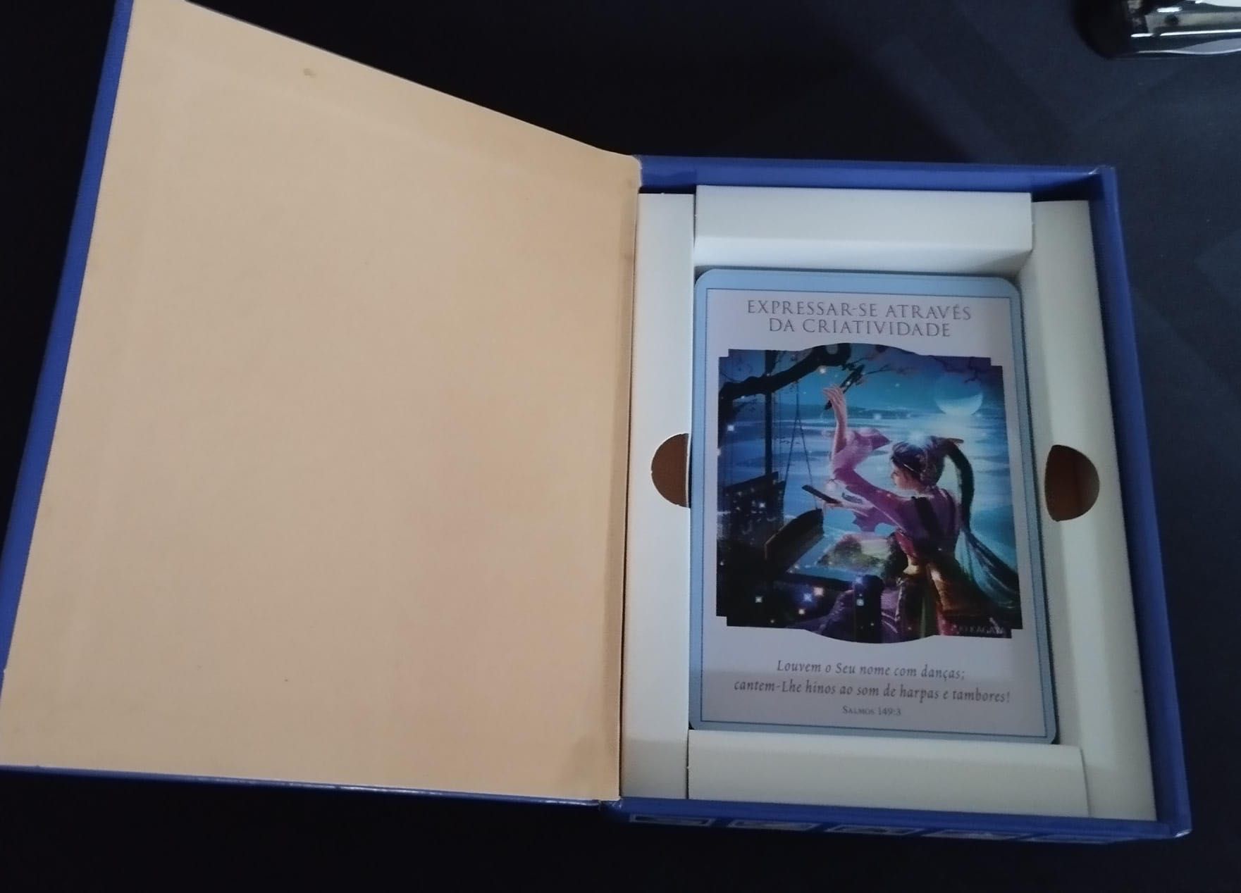 Tarot Luz e Amor - Cartas, Livro e Caixa