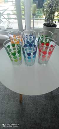 6 szklanek kolorowych