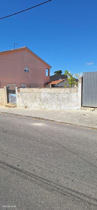 Lote de Terreno - Charneca da Caparica - Moradia isolada - Excelente l