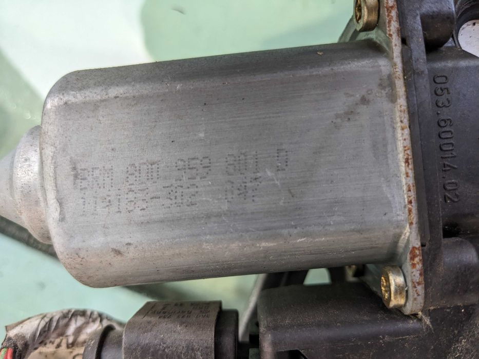 Audi A4 B5 Mechanizm Podnośnik Ramka Szyby Lewy Przód Lewy Przedni