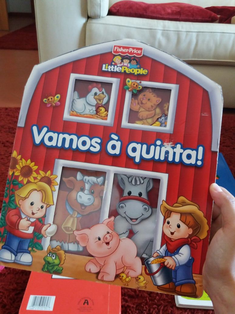 Livros variados para crianças