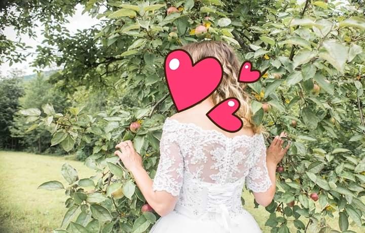 Весільна сукня