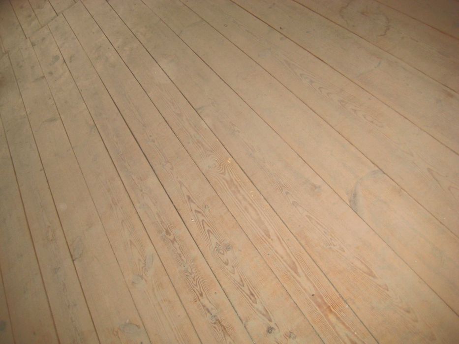 Дошки висушені плінтус цвяхи