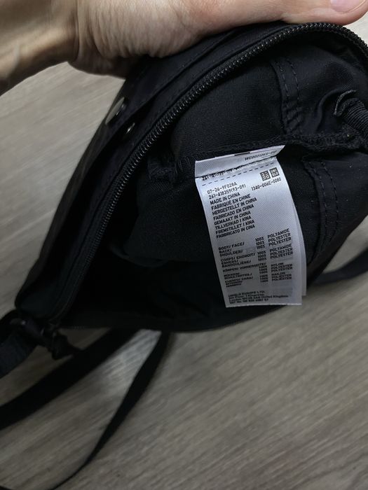 Сумка міні через плече сумочка бананка Uniqlo чорна жіноча чоловіча