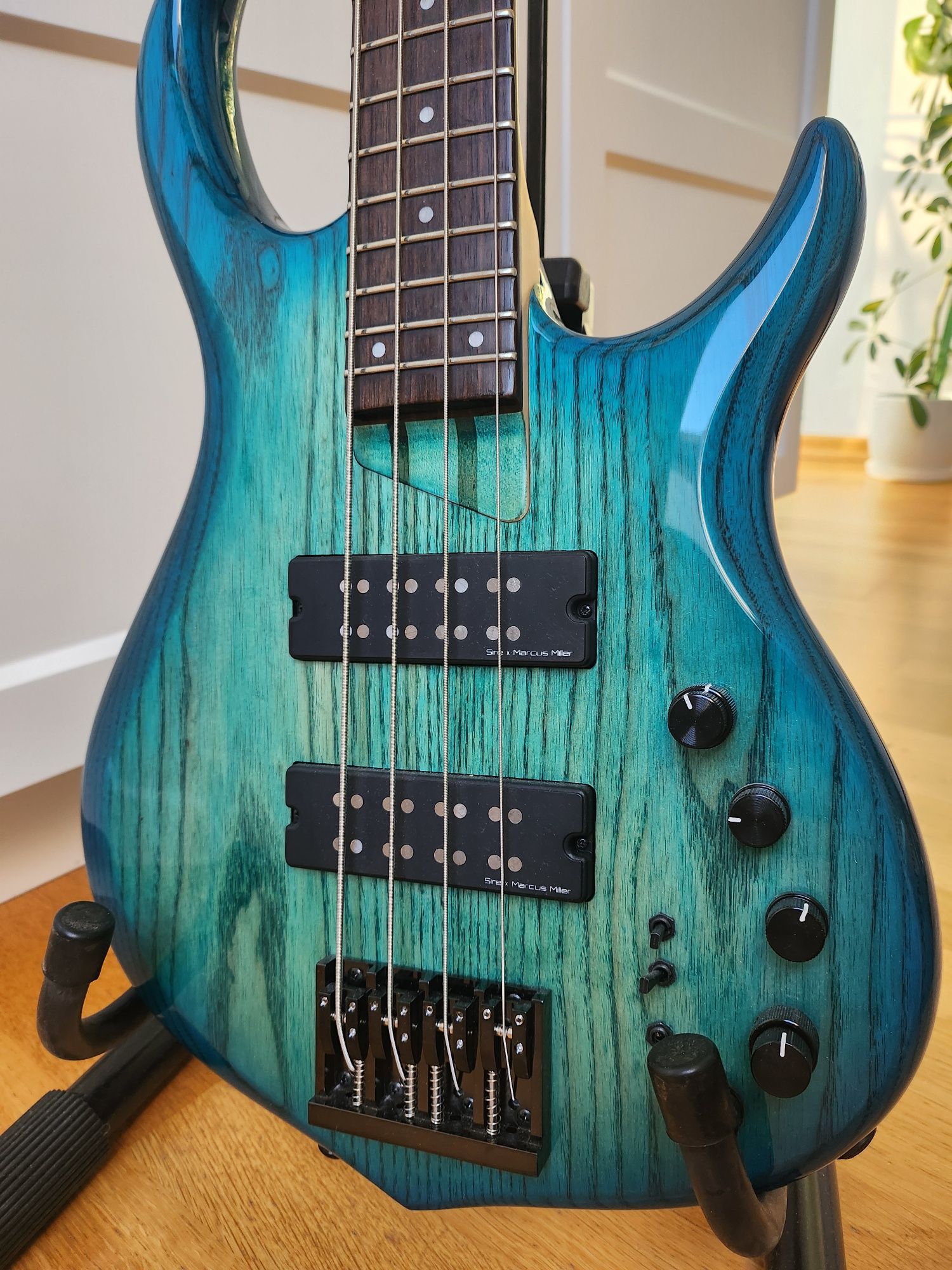 SIRE Marcus Miller M5 4 struny