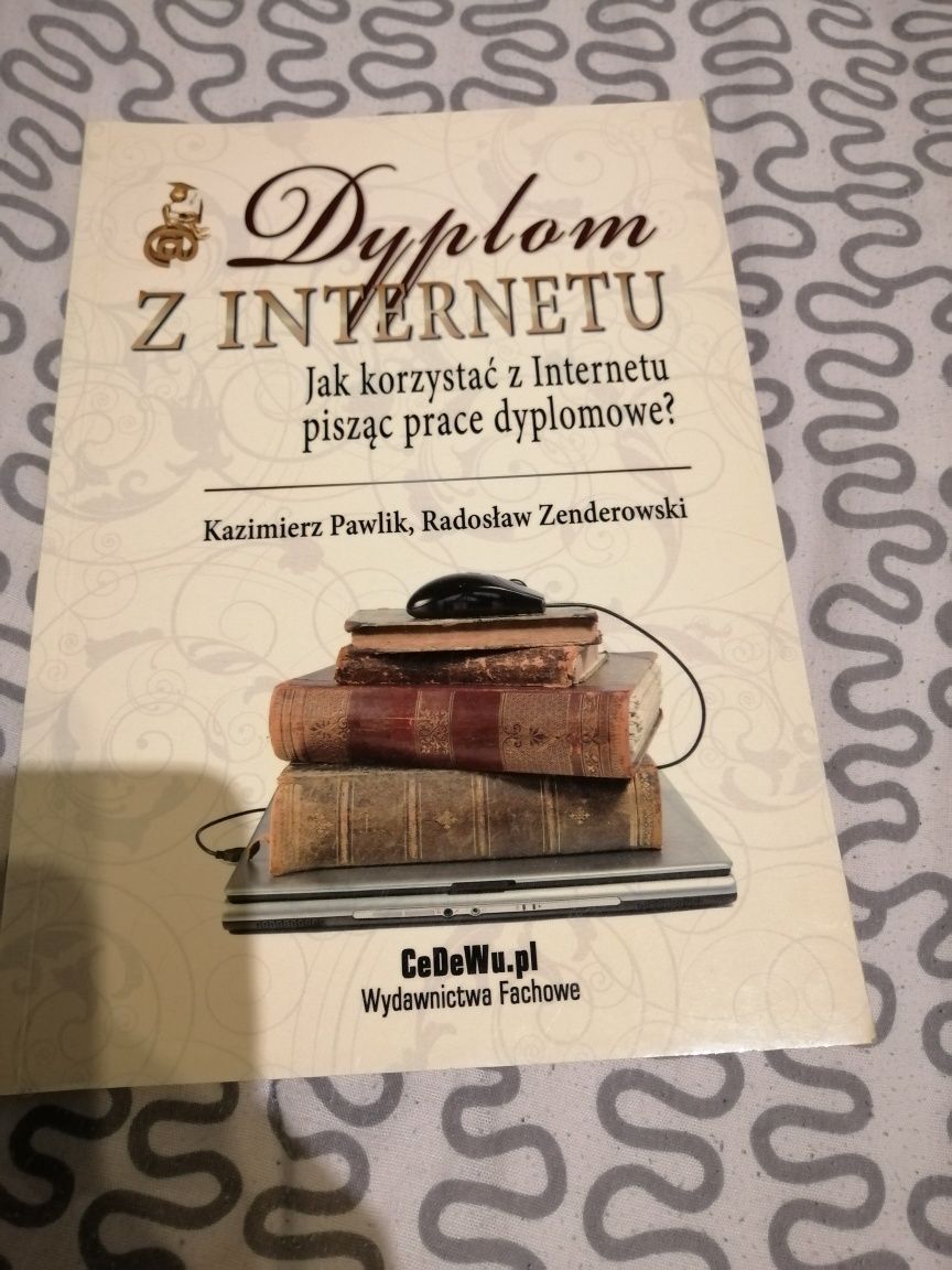 "Dyplom z internetu".