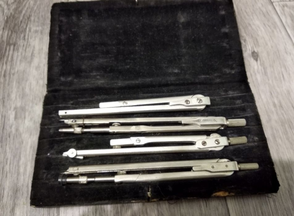 Готовальня, цыркули