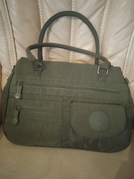 Сумка фірми H&B.