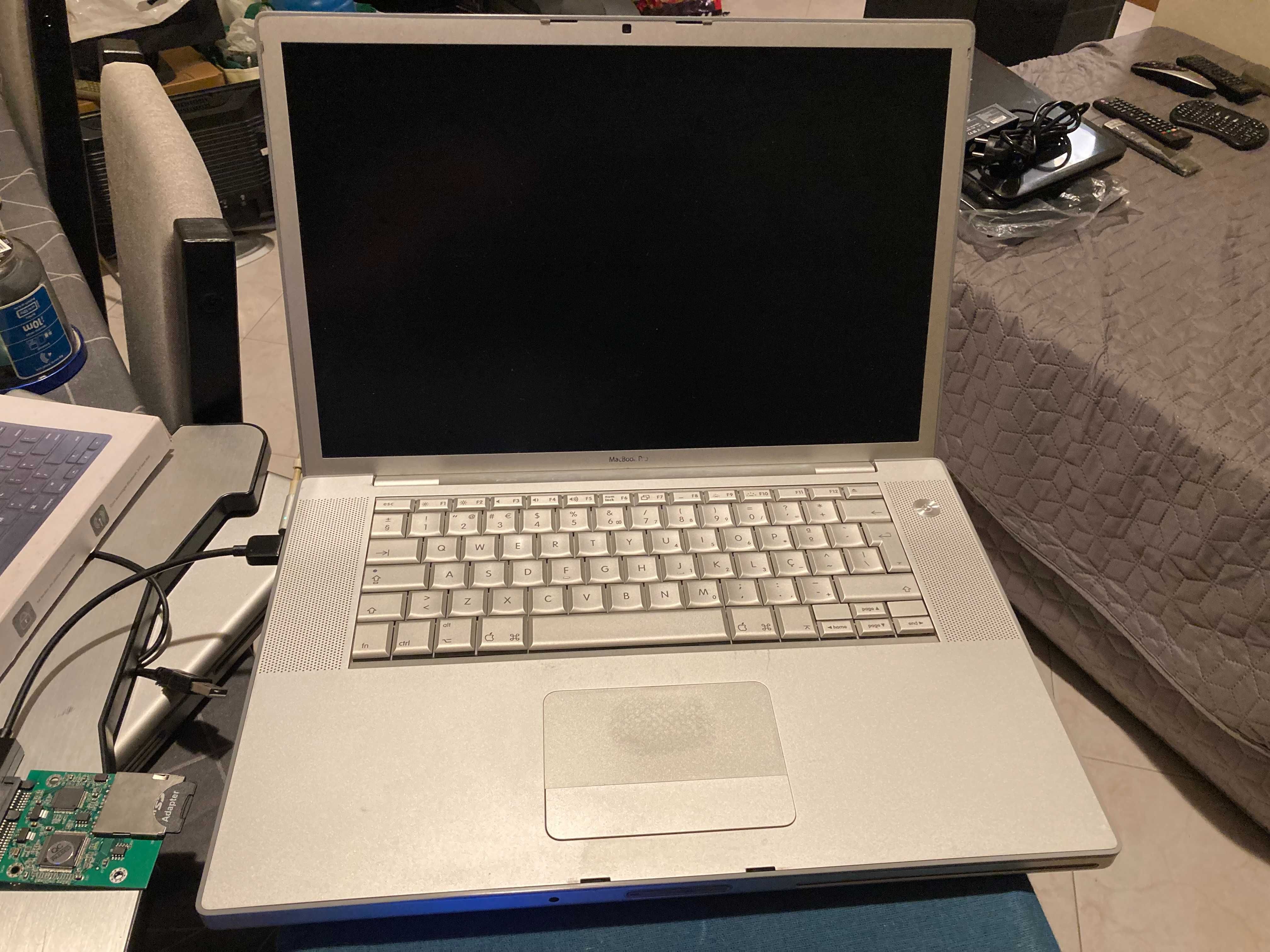 Macbook Pro A1226 para peças ou reparação