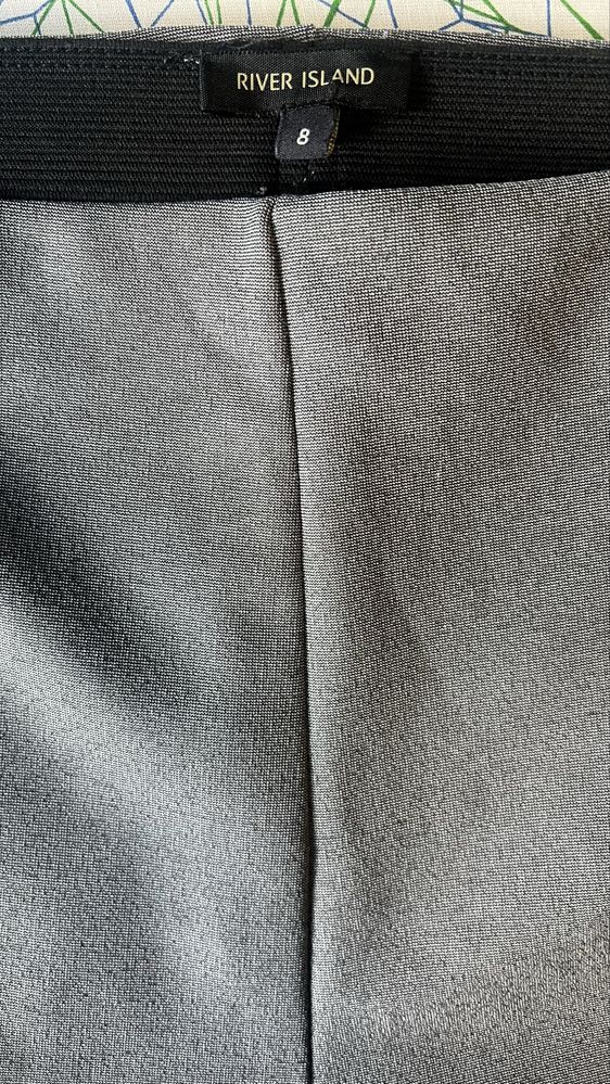 Gładkie obcisłe szare legginsy River Island stan bardzo dobry!