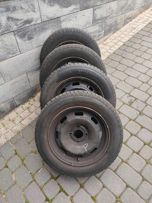Opony zimowe Paxaro na  felgach 4 szt