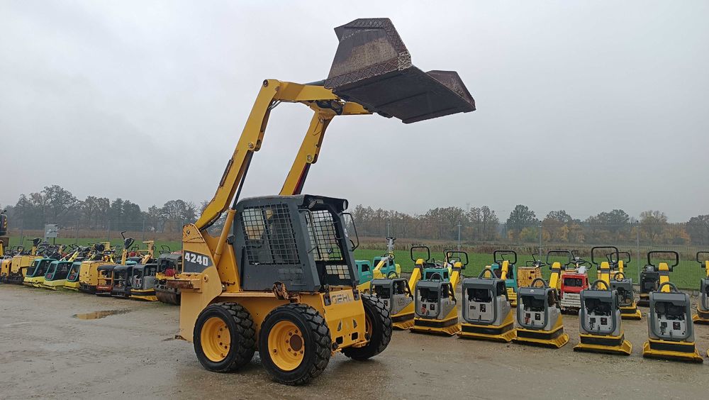 Miniładowarka GEHL 4240 / 10r / 2T! /4640 Bobcat S 100 130 JCB 160