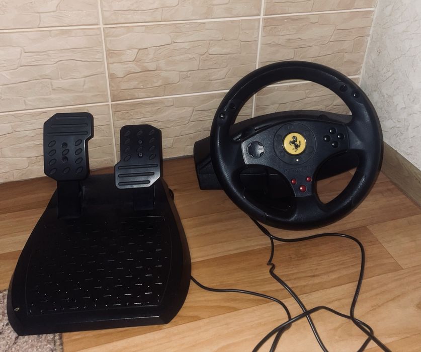 Руль ThrustMaster Ferrari