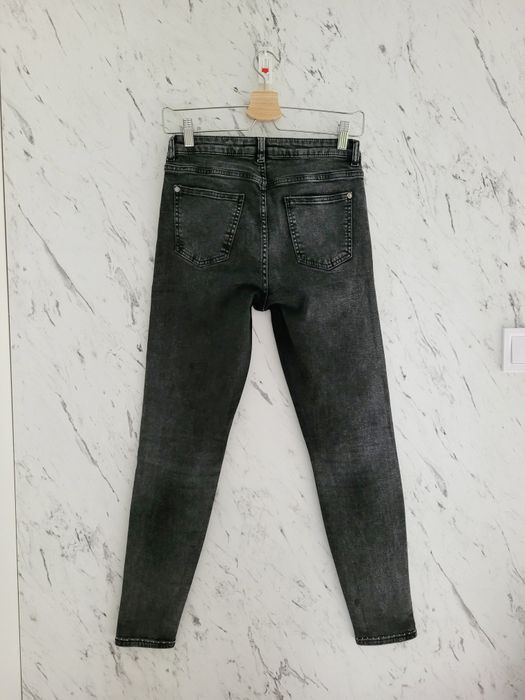 Spodnie jeansy 36 S slim fit z dżetami perły