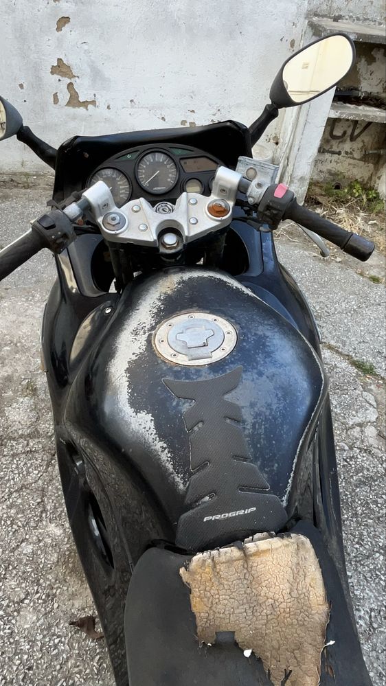 kawasaky 600 ninja, suzuki GSX-R 750