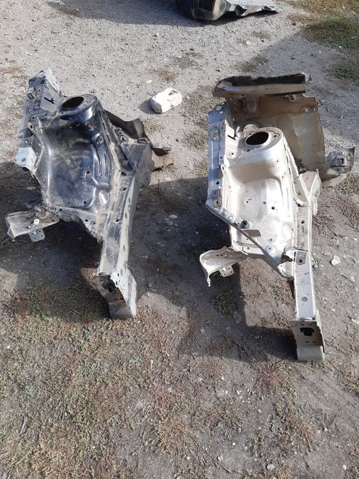 Четверть Toyota Rav4 2006-2011 четвертина кузова лонжерон