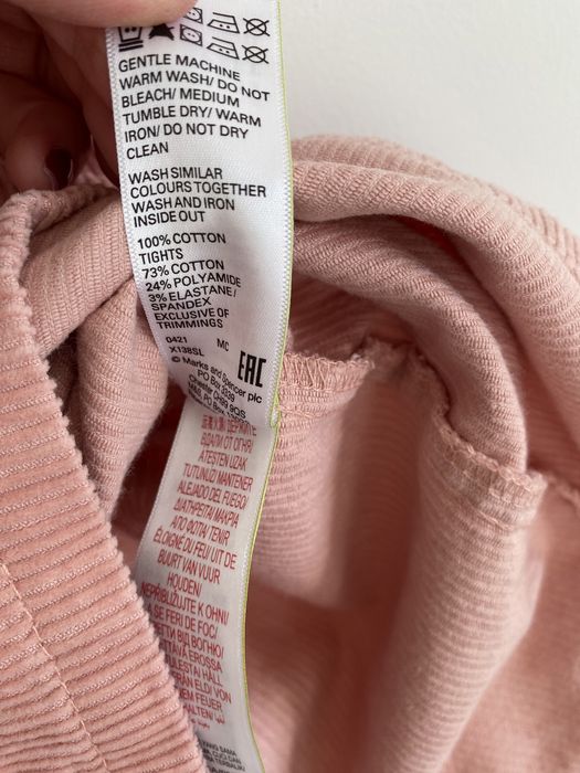 Sukienka sztruksowa 92 pudrowy róż na szelkach marks & spencer