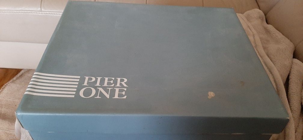 Nowe buty firmy pier one