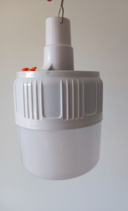 Lampka kempingowa LED