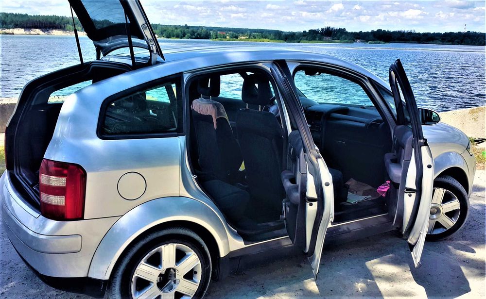 Автомобиль AUDI A2