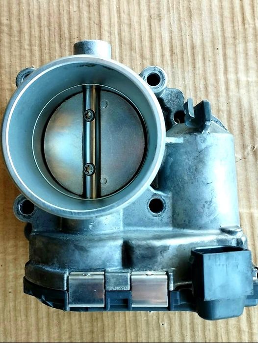 Срочно продам!!! Дроссельная заслонка на Мерседес 211 кузов в рабочем