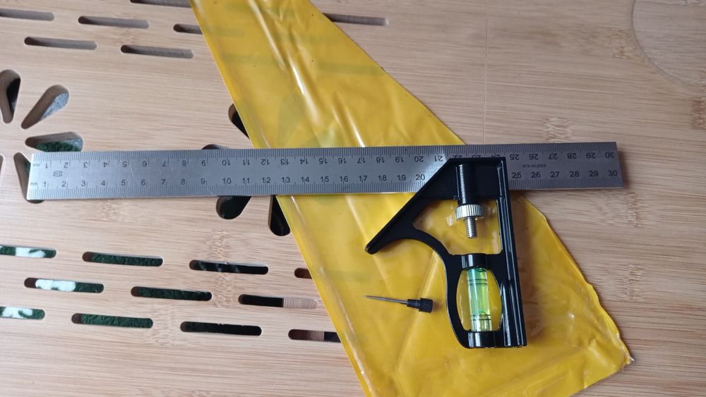 Кутник слюсарний ,кутова лінійка