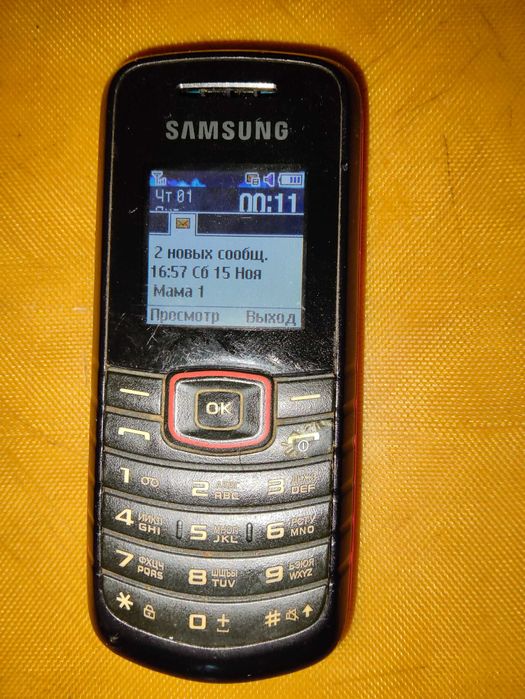 Кнопочный телефон Samsung GT-E1080i