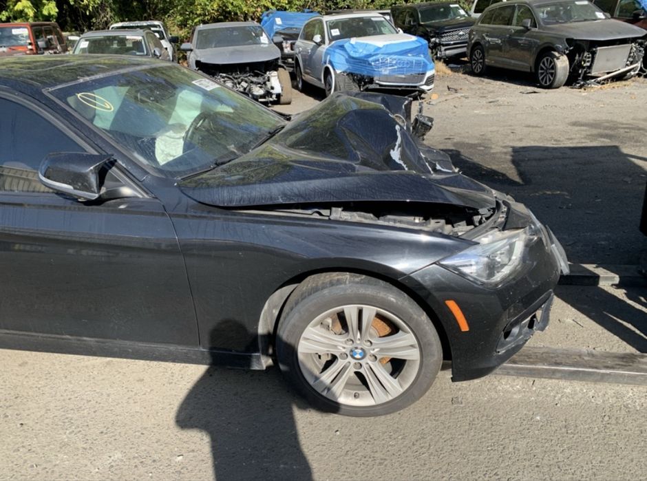 Продам BMW 330i xdrive в наявності 105т км