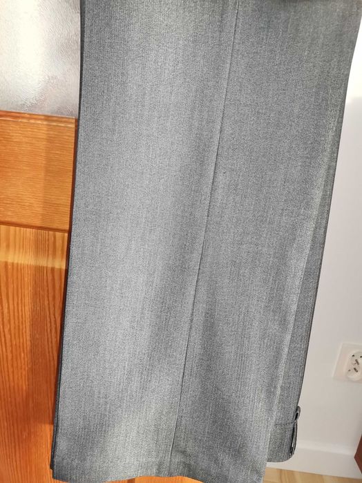 Spodnie damskie z lekkim połyskiem