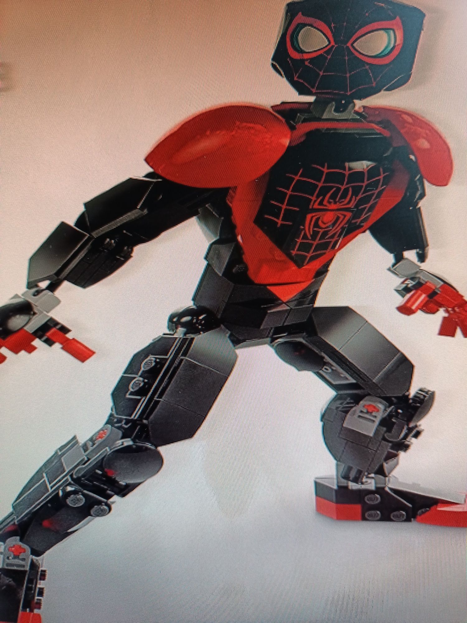 LEGO 76225 Marvel Figurka Milesa Moralesa z Uniwersum Spider-Mana.
