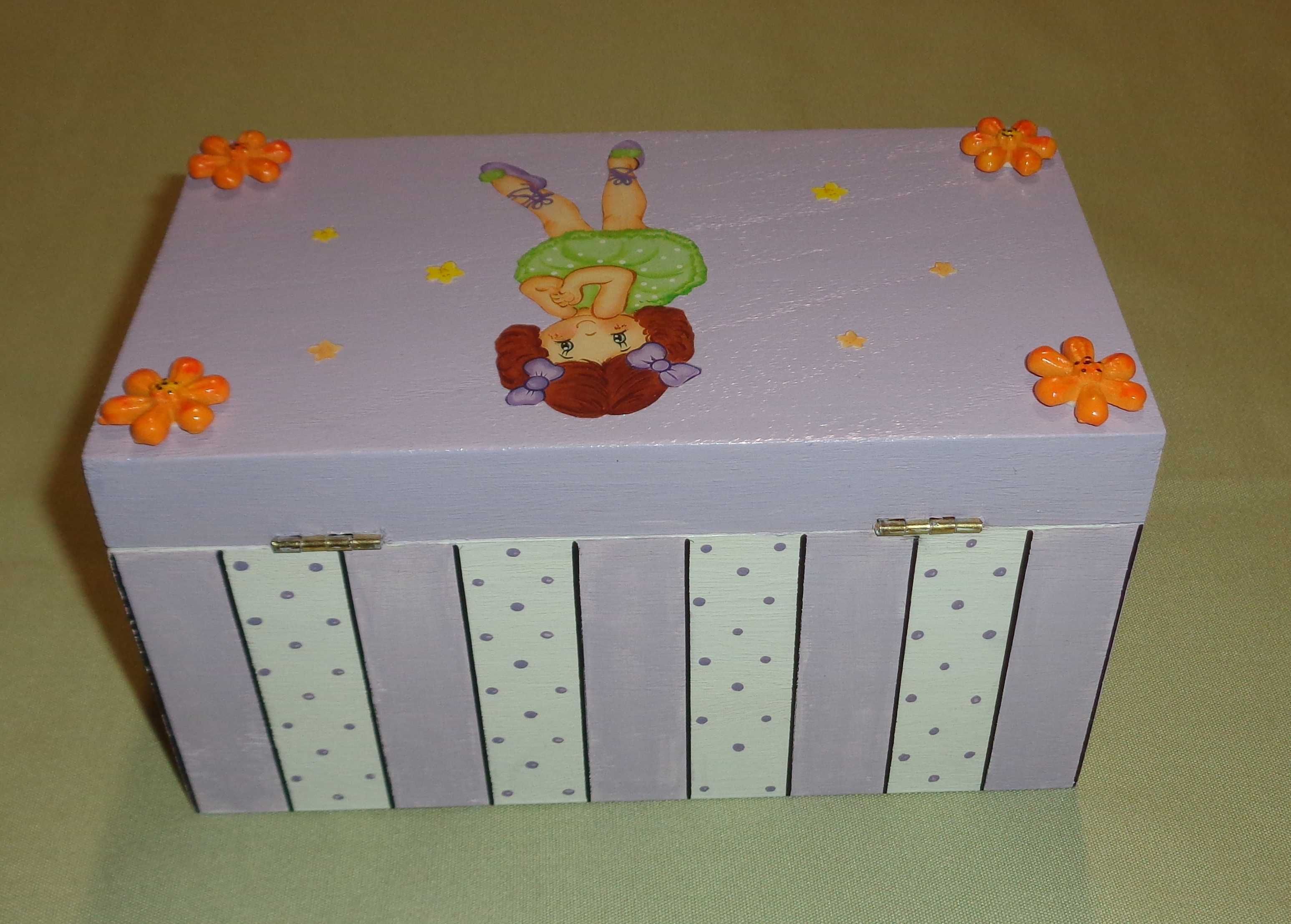 Caixa de madeira bailarina lilás com decoupage pintada à mão (nova)