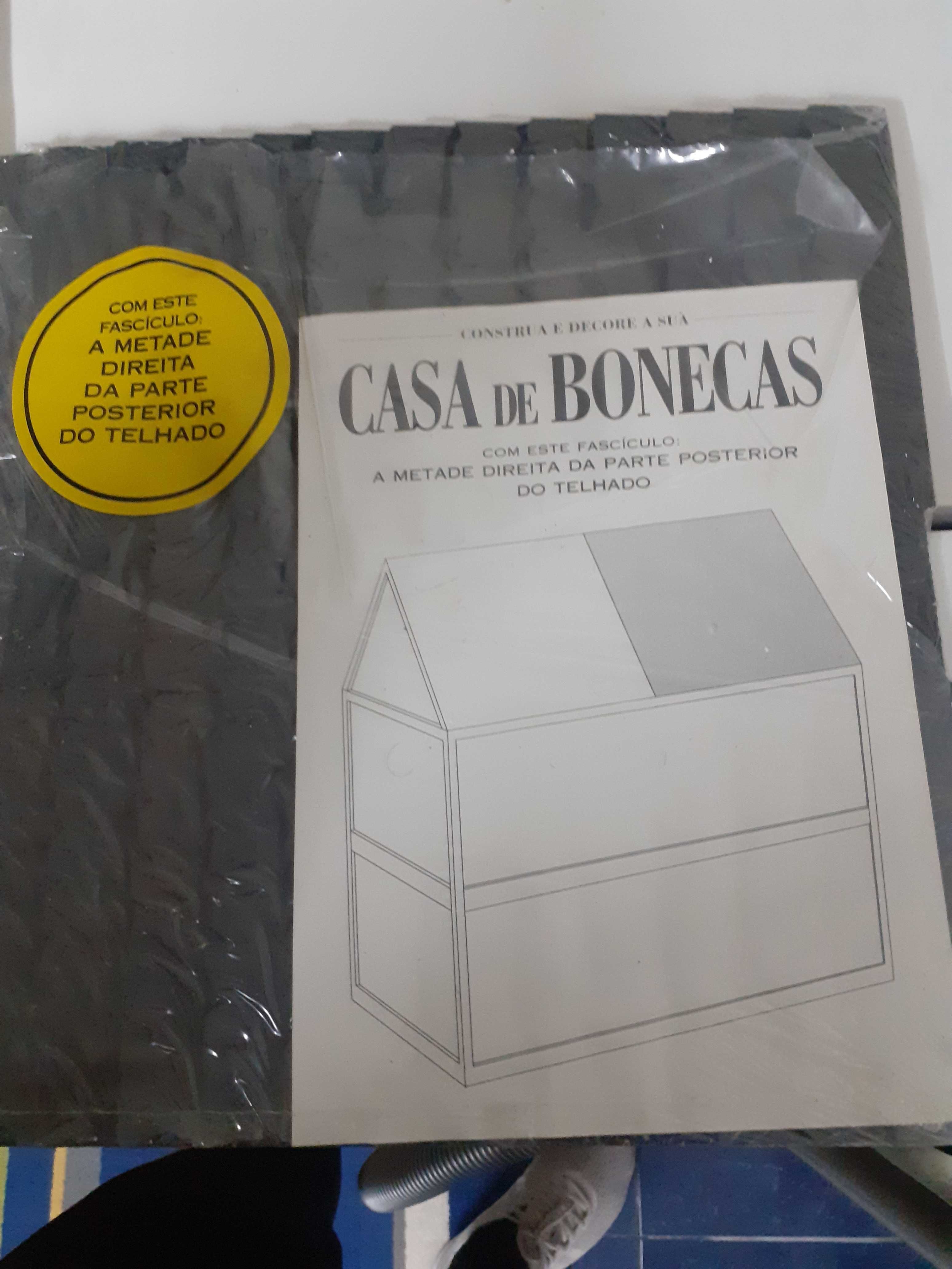 Peças e mobílias casa de bonecas