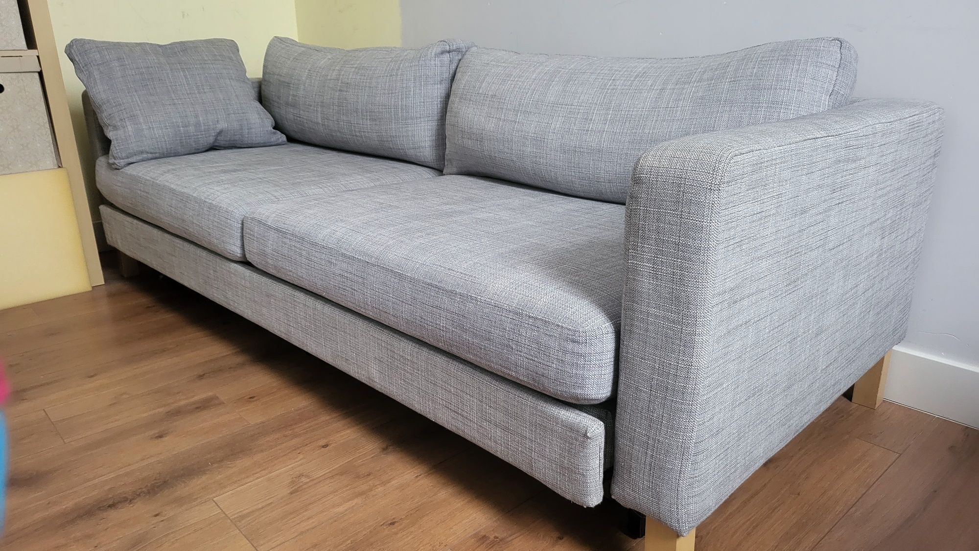 Sofa Ikea z funkcją spania, 3 osobowa, mało używana pojemnik na poście