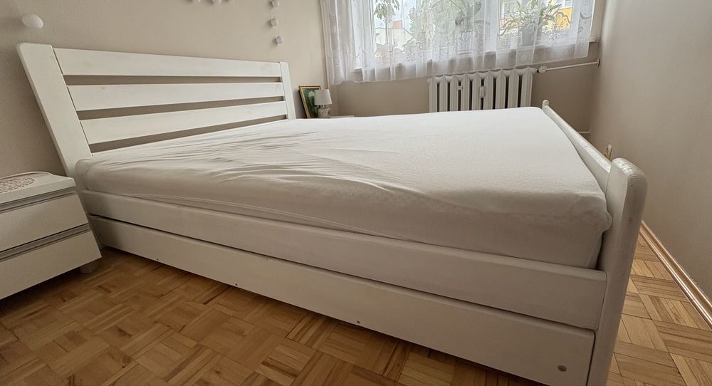 Łóżko dwuosobowe drewniane