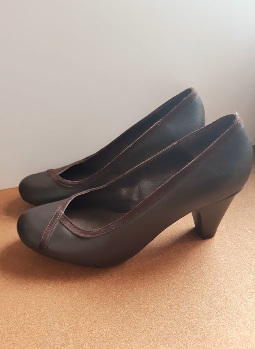 Sapatos senhora semi novos