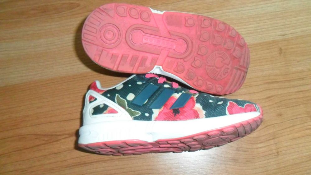 Ténis Adidas Criança menina usados nº27