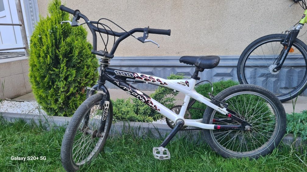 Продаю велосипед трюковий BMX