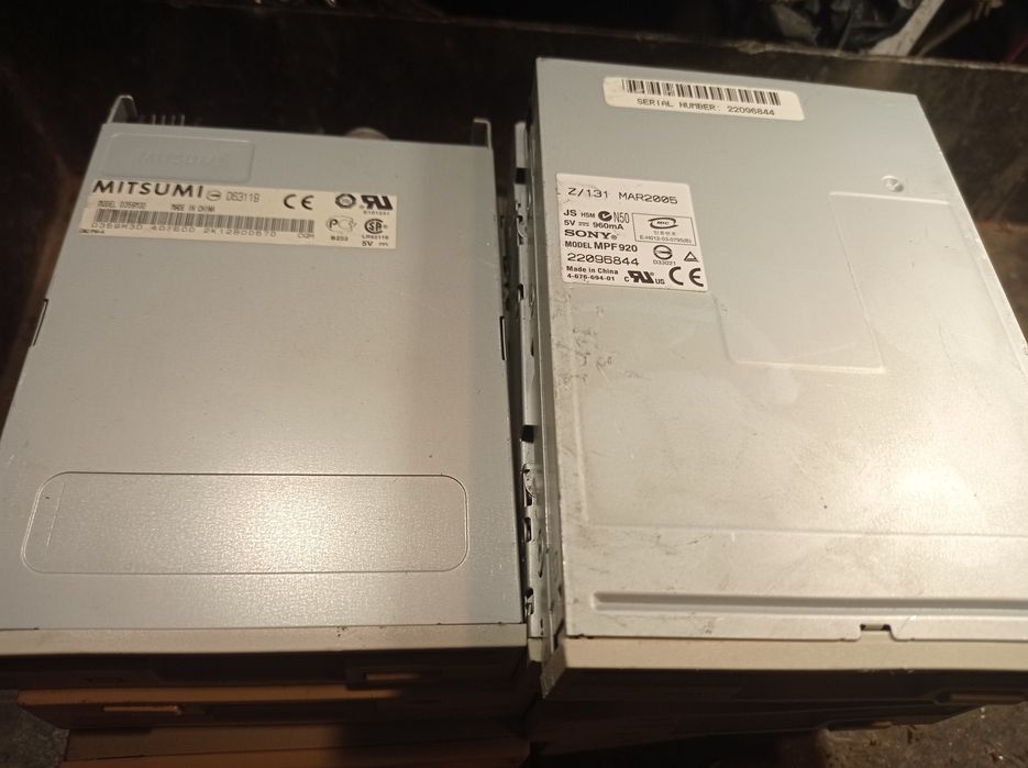 Привод ПК -  флоп, CD-ROM