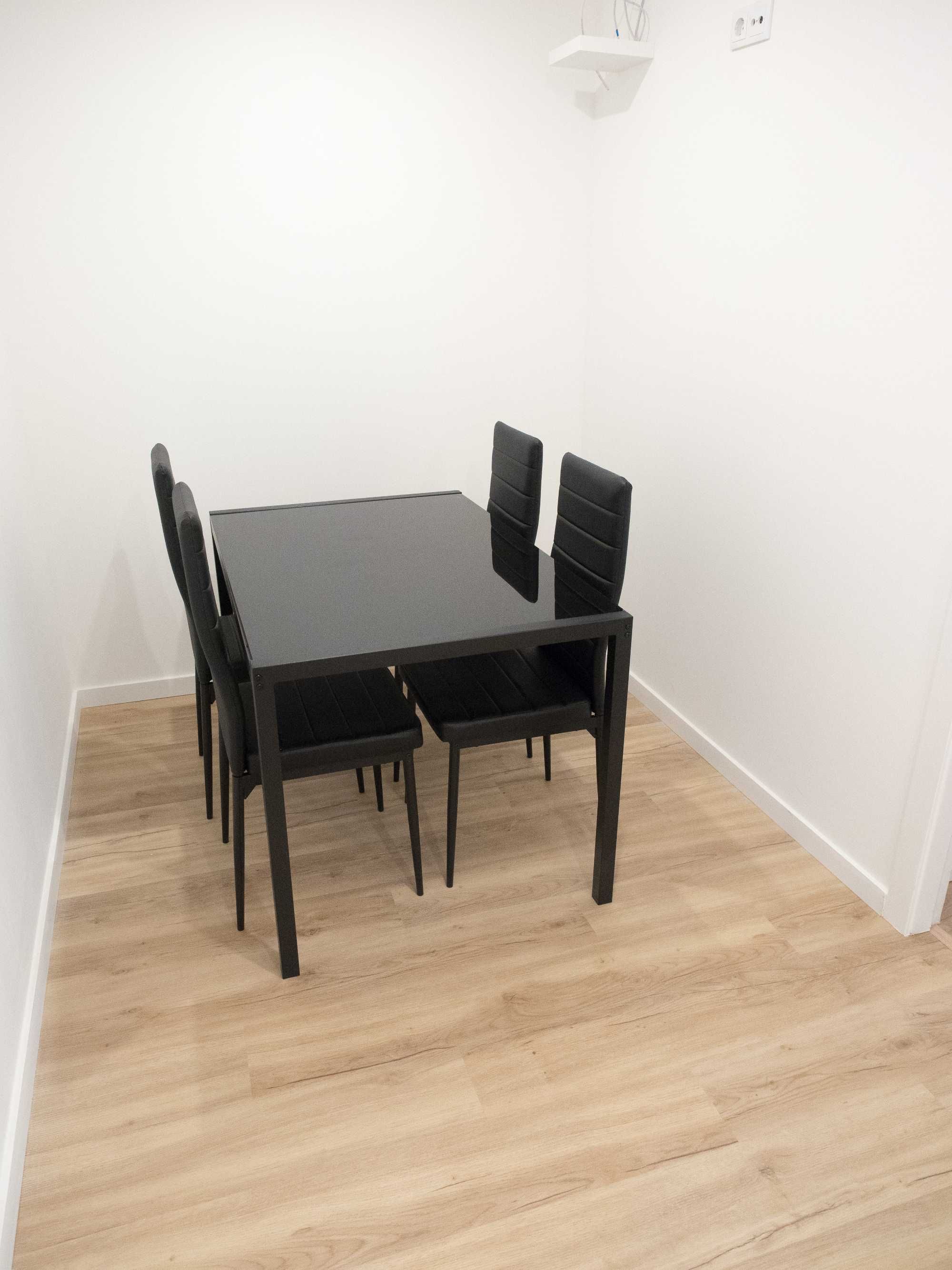 Quarto para estudante feminina – 10,5 m² com A/C! – Moscavide