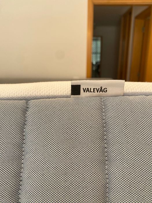 Sommier Belini lorient 140cm por 200cm com arrumação+colchão de mol