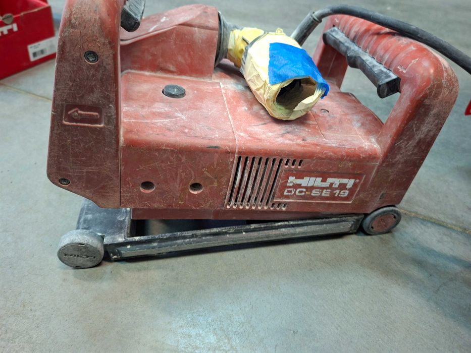 Bruzdownica Hilti DC SE 19, z walizką, sprawna, stan dobry.