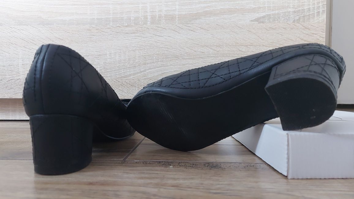 Buty na niskim słupku eleganckie r.36