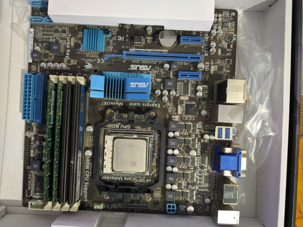 Комплект Материнська плата Процесор AMD Phenom 965 BE, 12gb DDR3