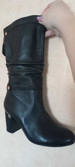 Продам женские сапоги